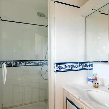 Theoule-sur-mer Sleeps 8 Pool Air Con Wifi Villa Théoule-sur-Mer