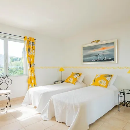 Theoule-sur-mer Sleeps 8 Pool Air Con Wifi Villa