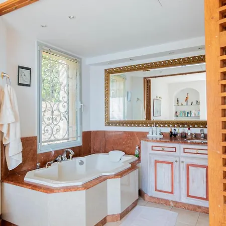Theoule-sur-mer Sleeps 8 Pool Air Con Wifi *